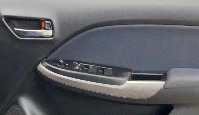 2021 Maruti Baleno DELTA PETROL 1.2, CNG, Manual, 98,427 km, Driver Side Door Panels Control