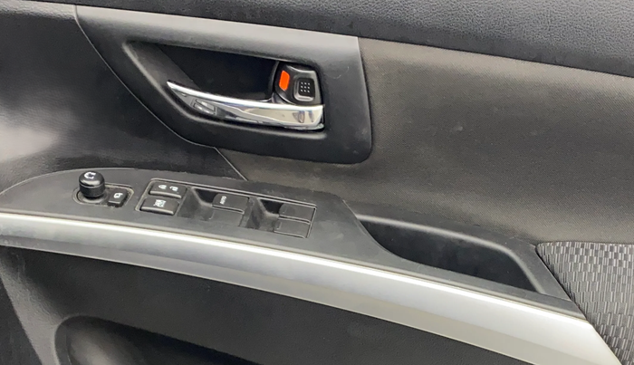 2020 Maruti S Cross ZETA 1.5, Petrol, Manual, 45,112 km, Driver Side Door Panels Control