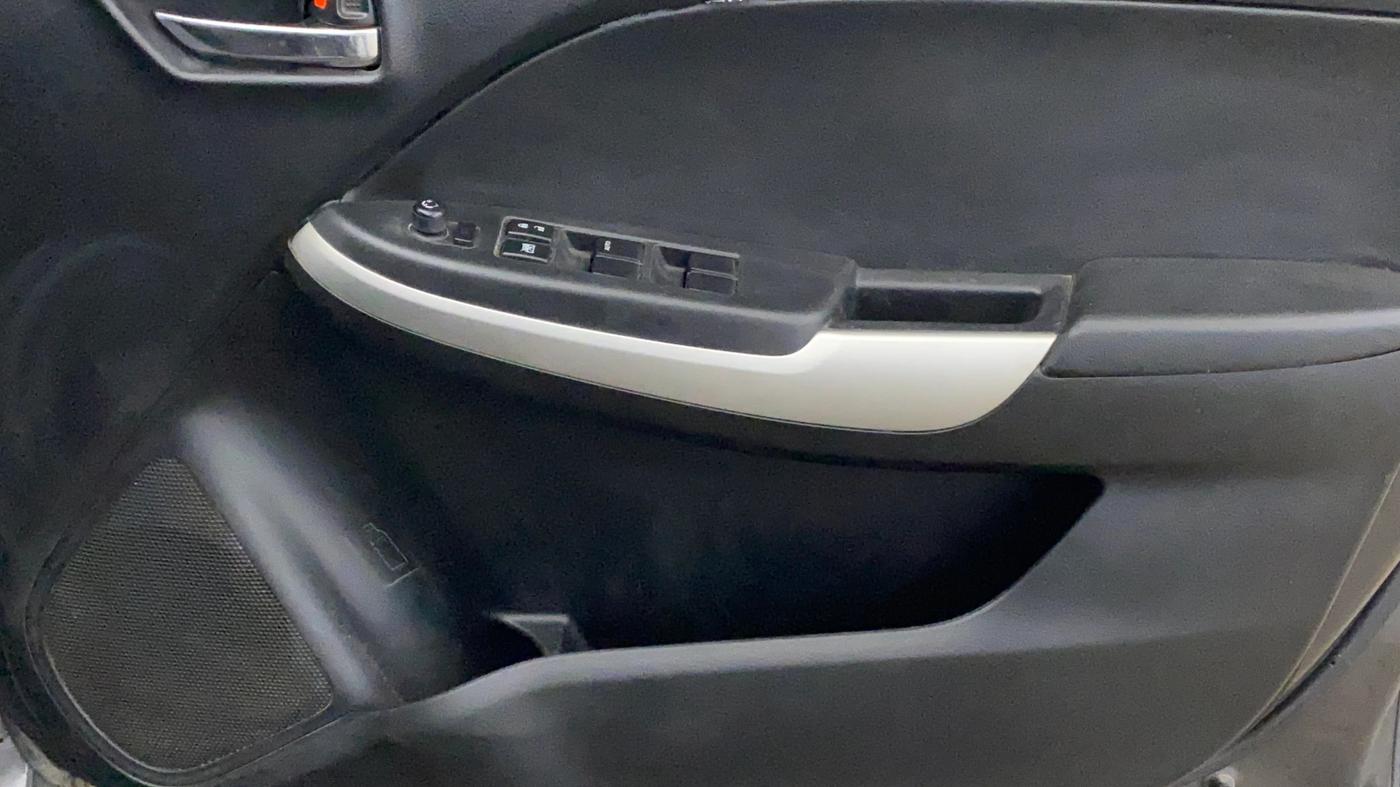 2015 Maruti Baleno ZETA PETROL 1.2, Petrol, Manual, 52,682 km, Driver Side Door Panels Control