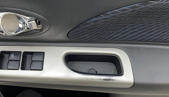 2016 Nissan Micra XV CVT, Petrol, Automatic, 1,36,896 km, Driver Side Door Panels Control