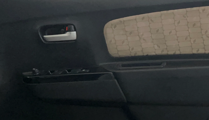 2018 Maruti Wagon R 1.0 VXI, Petrol, Manual, 12,810 km, Driver Side Door Panels Control