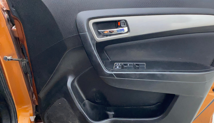 2018 Maruti Vitara Brezza ZDI AMT, Diesel, Automatic, 73,269 km, Driver Side Door Panels Control