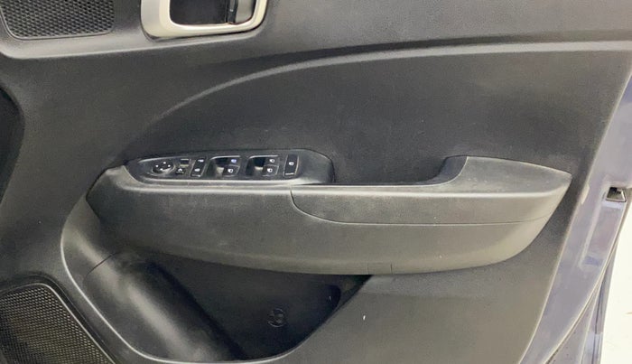 2020 Hyundai VENUE S+ 1.2, Petrol, Manual, 37,760 km, Driver Side Door Panels Control