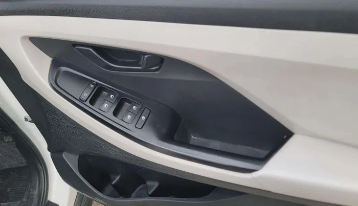 2017 Hyundai Creta E PLUS 1.4 DIESEL, Diesel, Manual, 62,300 km, Driver Side Door Panels Control