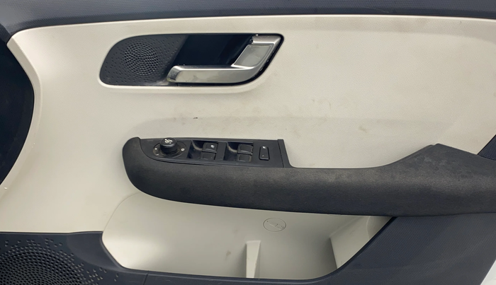 2022 Tata ALTROZ XZ PLUS PETROL, Petrol, Manual, 7,503 km, Driver Side Door Panels Control