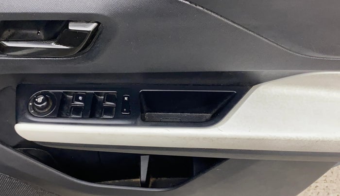 2022 Tata PUNCH ACCOMPLISHED MT, Petrol, Manual, 71,568 km, Driver Side Door Panels Control