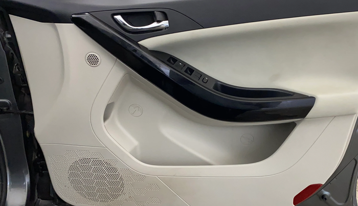 2022 Tata NEXON XZ PLUS (PREMIUM) PETROL, Petrol, Manual, 34,845 km, Driver Side Door Panels Control