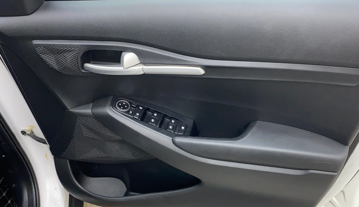 2022 KIA SELTOS HTK PLUS 1.5, Petrol, Manual, 35,848 km, Driver Side Door Panels Control