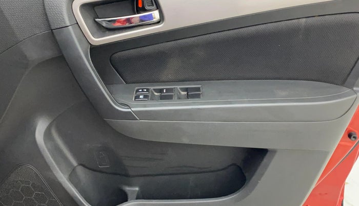 2016 Maruti Vitara Brezza ZDI PLUS DUAL TONE, Diesel, Manual, 1,11,798 km, Driver Side Door Panels Control