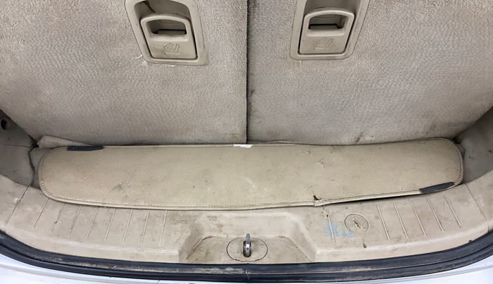 2015 Mahindra XUV500 W8, Diesel, Manual, 1,05,261 km, Boot Inside