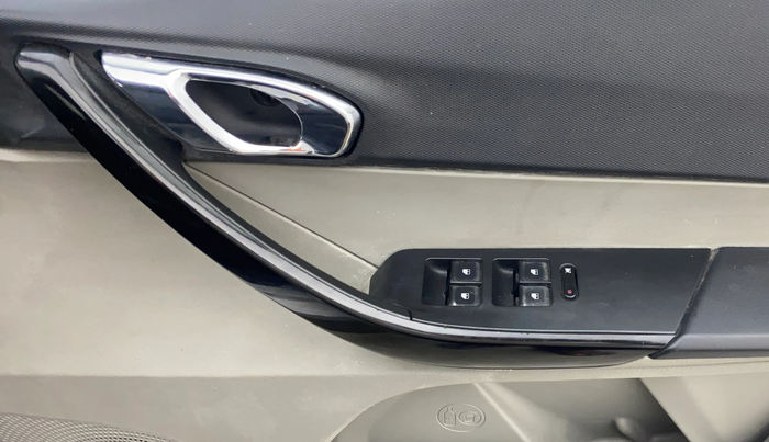 2017 Tata Tiago XZ PETROL, Petrol, Manual, 73,816 km, Driver Side Door Panels Control