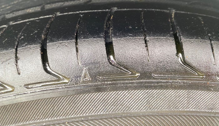 2020 Ford New Figo TITANIUM 1.2 PETROL MT, Petrol, Manual, 76,285 km, Right Front Tyre Tread