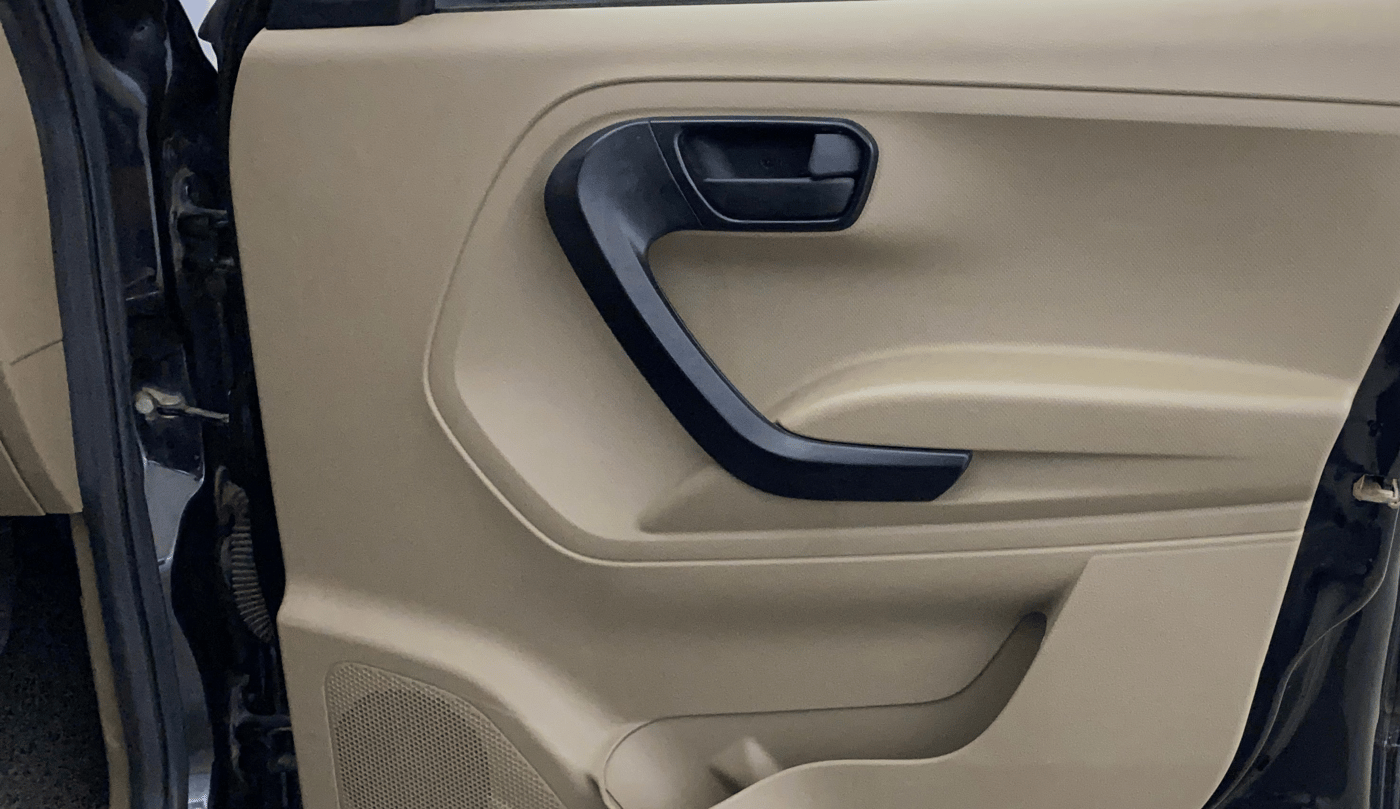 2022 Mahindra BOLERO NEO N 8, Diesel, Manual, 13,391 km, Driver Side Door Panels Control