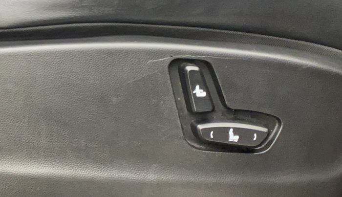 2019 MG HECTOR SHARP 1.5 DCT PETROL, Petrol, Automatic, 36,398 km, Driver Side Adjustment Panel