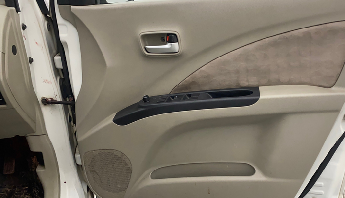 2017 Maruti Celerio ZXI (O), CNG, Manual, 1,38,286 km, Driver Side Door Panels Control