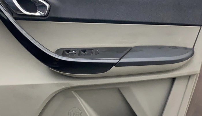 2018 Tata Tiago XZ PETROL, Petrol, Manual, 75,228 km, Driver Side Door Panels Control