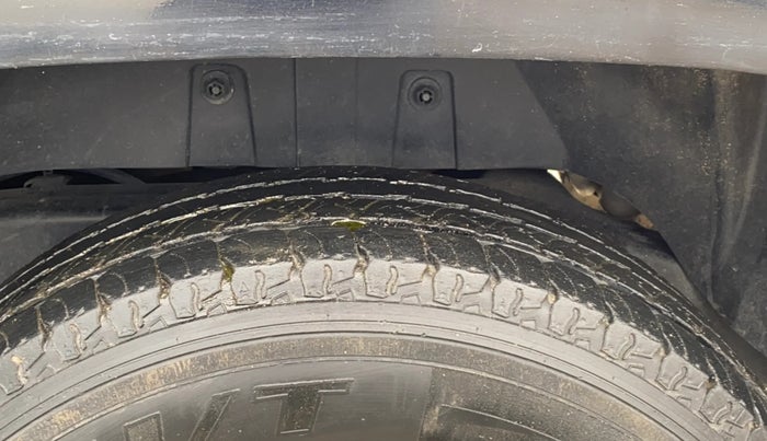 2015 Mahindra TUV300 T8, Diesel, Manual, 1,48,651 km, Left Rear Tyre Tread