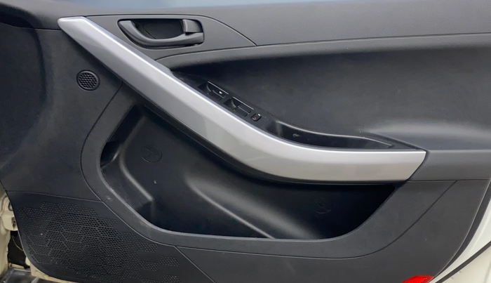 2022 Tata NEXON XM PETROL, Petrol, Manual, 51,942 km, Driver Side Door Panels Control