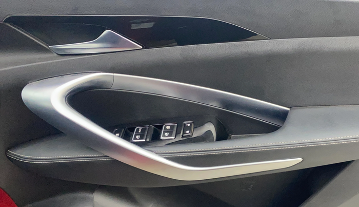 2020 MG HECTOR SMART HYBRID 1.5 PETROL, Petrol, Manual, 66,215 km, Driver Side Door Panels Control