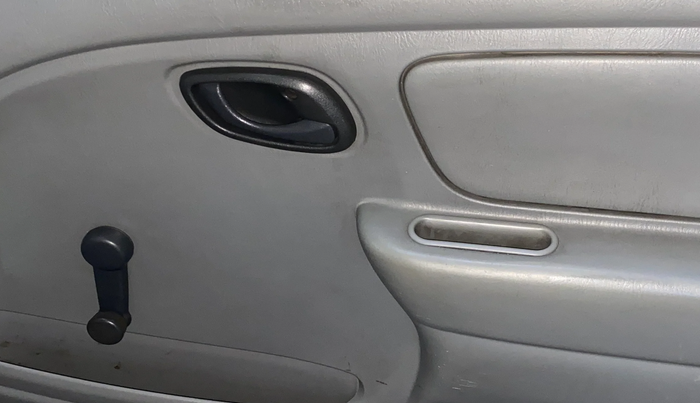 2014 Maruti Alto K10 LXI, Petrol, Manual, 31,311 km, Driver Side Door Panels Control