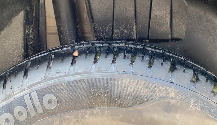 2019 Maruti Dzire VXI, Petrol, Manual, 4,242 km, Right Rear Tyre Tread