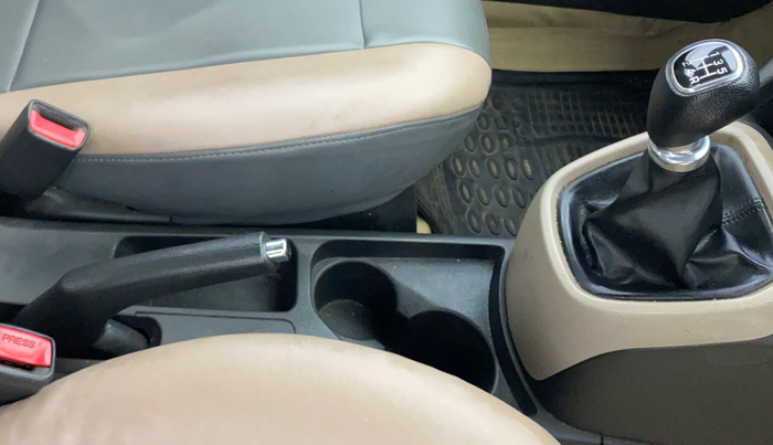 2017 Hyundai Grand i10 SPORTZ 1.2 KAPPA VTVT, Petrol, Manual, 62,591 km, Gear Lever