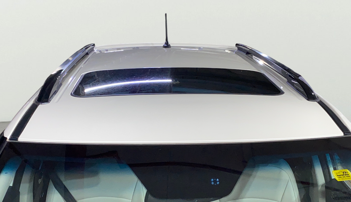 2021 Mahindra XUV300 W8 (O) 1.2 PETROL, Petrol, Manual, 8,135 km, Moonroof/ Sunroof