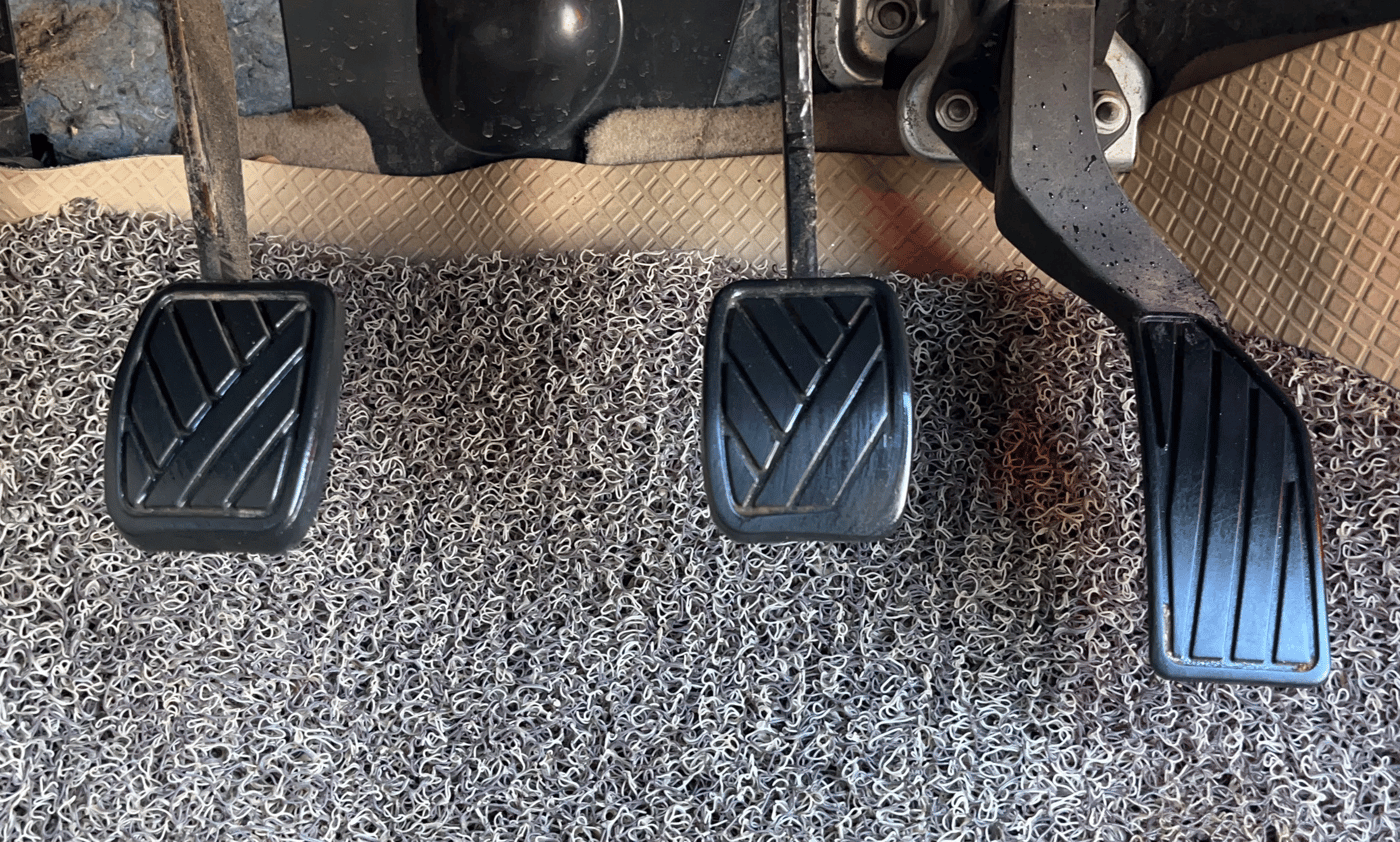 2017 Maruti Dzire VXI, Petrol, Manual, 1,09,972 km, Pedals