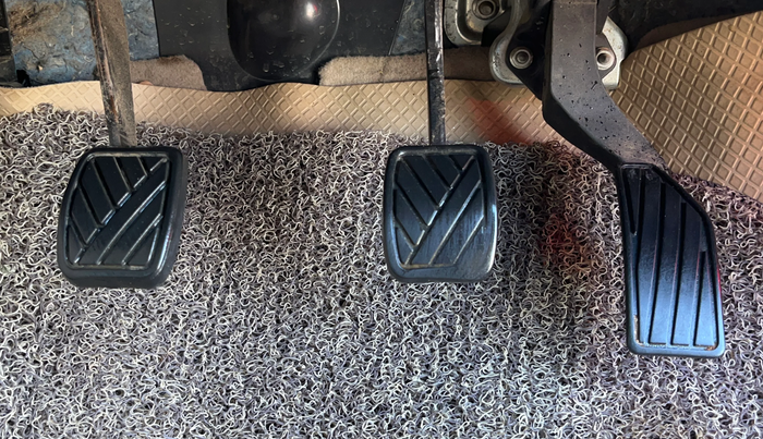 2017 Maruti Dzire VXI, Petrol, Manual, 1,09,962 km, Pedals