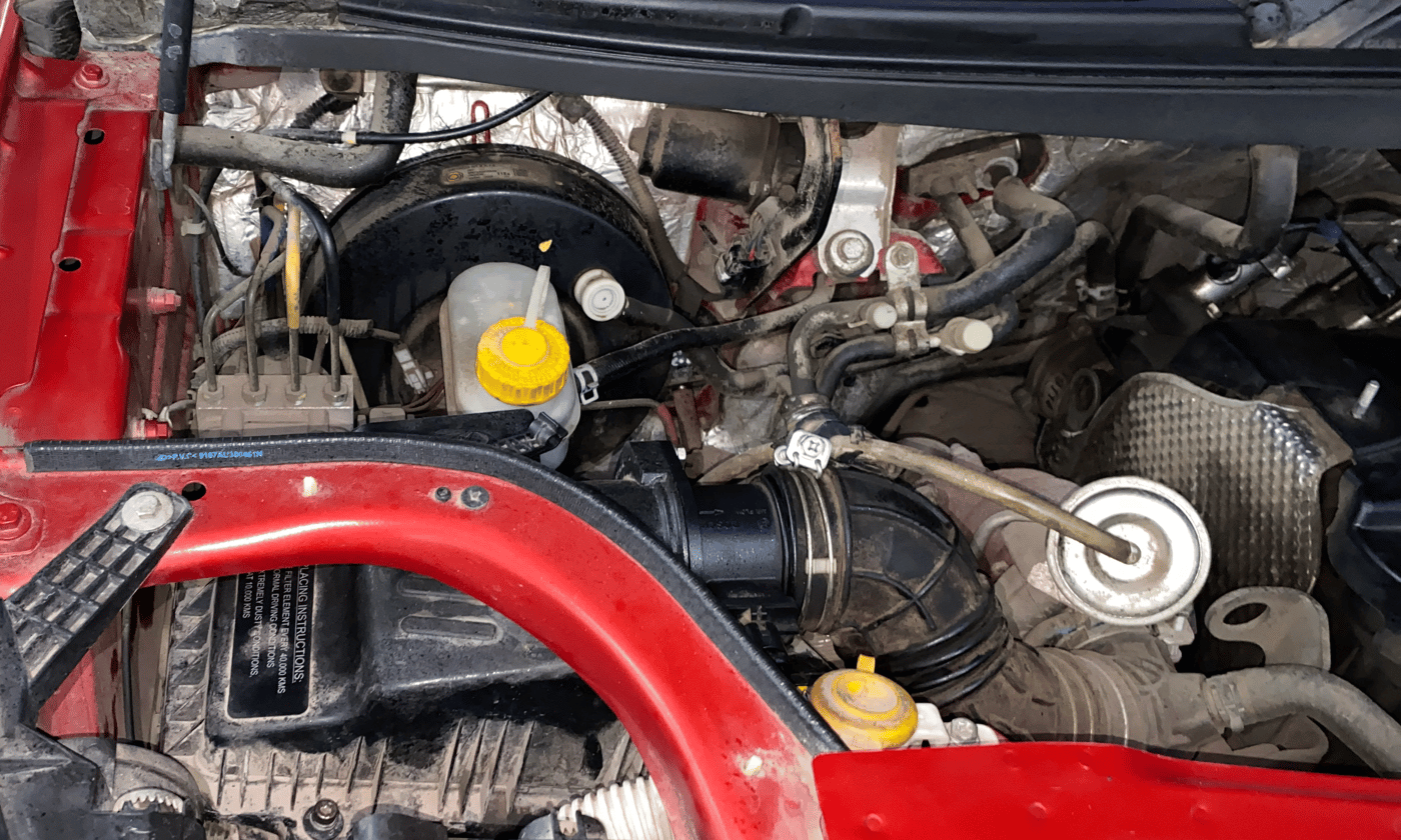 2016 Mahindra TUV300 T8, Diesel, Manual, 28,751 km, Engine View - Right