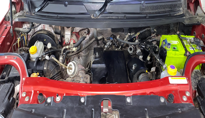 2016 Mahindra TUV300 T8, Diesel, Manual, 28,751 km, Engine View