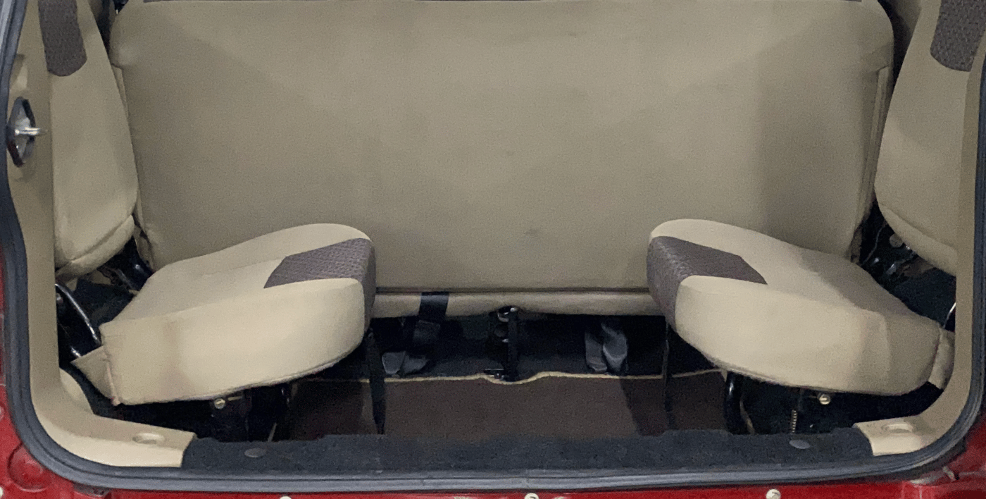 2016 Mahindra TUV300 T8, Diesel, Manual, 28,751 km, Boot Inside