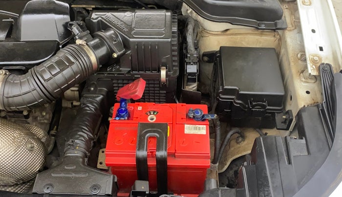 2019 Mahindra XUV300 W8 1.5 DIESEL, Diesel, Manual, 68,966 km, Engine View - Left