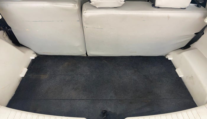 2019 Mahindra XUV300 W8 1.5 DIESEL, Diesel, Manual, 68,966 km, Boot Inside