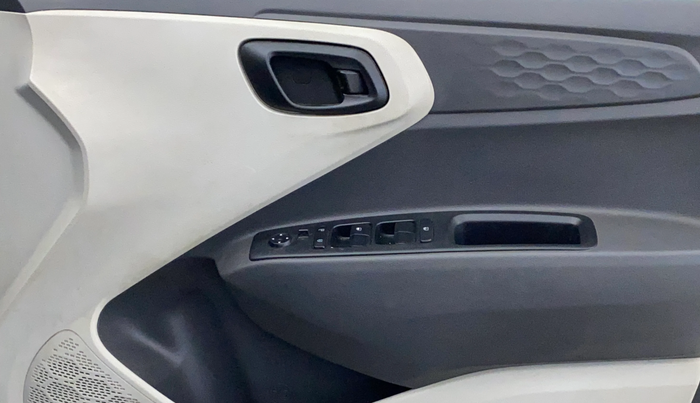 2021 Hyundai AURA S 1.2 CNG, CNG, Manual, 39,027 km, Driver Side Door Panels Control
