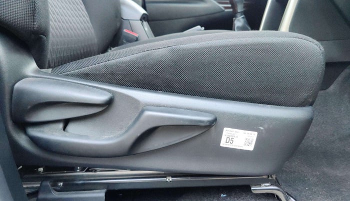 2024 Toyota Innova Crysta GX Plus 7 STR , Diesel, Manual, 13,494 km, Driver Side Adjustment Panel