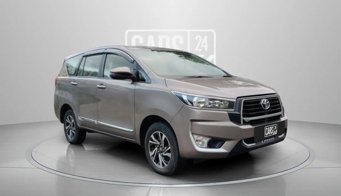 2024 Toyota Innova Crysta GX Plus 7 STR , Diesel, Manual, 13,494 km, Right Front Diagonal