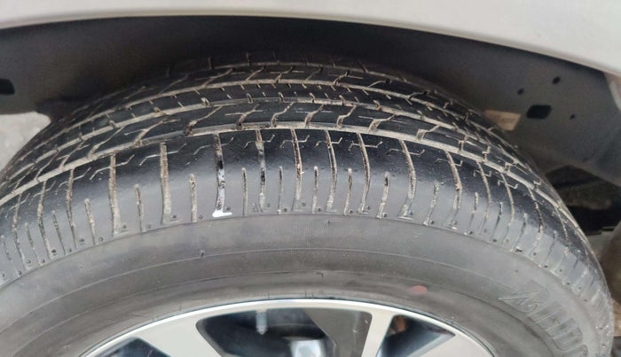 2024 Toyota Innova Crysta GX Plus 7 STR , Diesel, Manual, 13,494 km, Right Front Tyre Tread