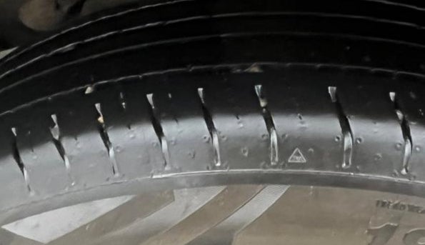 2020 Hyundai VENUE S 1.2, Petrol, Manual, 75,321 km, Left Front Tyre Tread