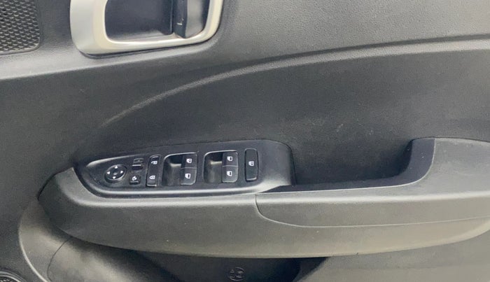 2021 Hyundai VENUE SX 1.0 TURBO IMT, Petrol, Manual, 56,802 km, Driver Side Door Panels Control