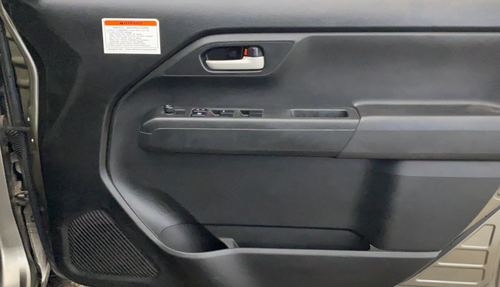 2022 Maruti New Wagon-R VXI CNG 1.0, CNG, Manual, 90,880 km, Driver Side Door Panels Control