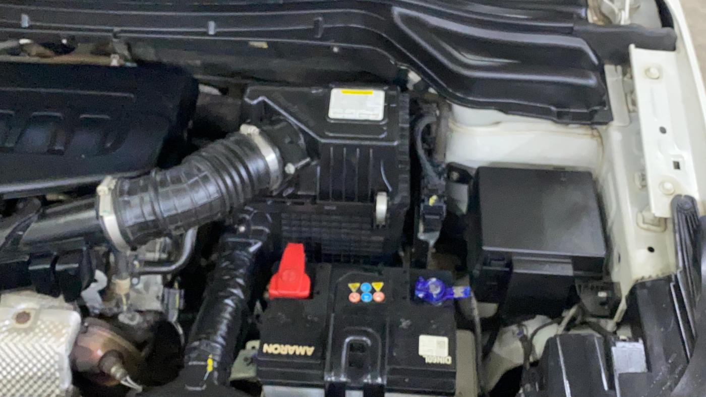2022 Mahindra XUV300 W8 1.2 PETROL, Petrol, Manual, 36,559 km, Engine View - Left