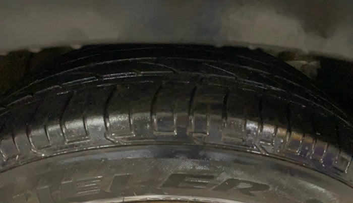 2022 Mahindra XUV300 W8 1.2 PETROL, Petrol, Manual, 36,559 km, Right Rear Tyre Tread