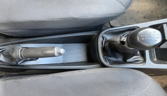 2024 Renault Kwid RXL(O) 1.0L, Petrol, Manual, 8,235 km, Gear Lever