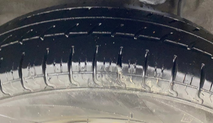 2018 Maruti Alto 800 LXI, Petrol, Manual, 35,460 km, Left Front Tyre Tread