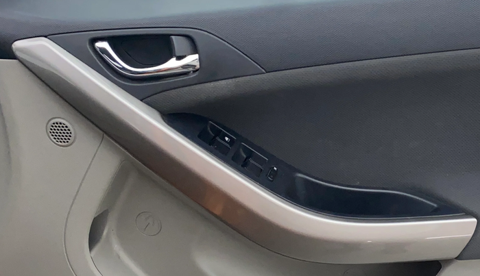 2019 Tata NEXON XZA PLUS PETROL, Petrol, Automatic, 40,422 km, Driver Side Door Panels Control