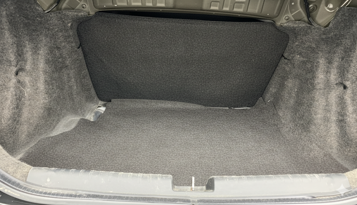 2014 Honda Amaze 1.2L I-VTEC VX AT, Petrol, Automatic, 1,03,983 km, Boot Inside