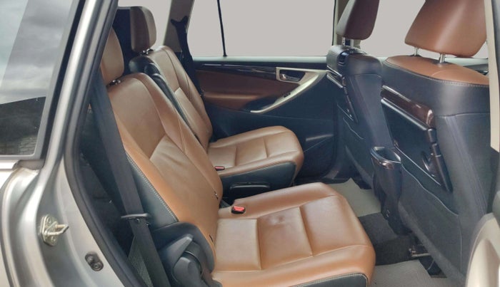 2022 Toyota Innova Crysta 2.4 ZX AT 7 STR, Diesel, Automatic, 1,05,299 km, Right Side Rear Door Cabin