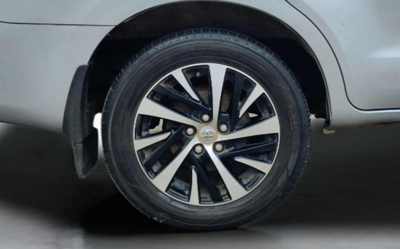 2022 Toyota Innova Crysta 2.4 ZX AT 7 STR, Diesel, Automatic, 1,05,299 km, Right Rear Wheel