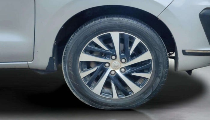 2022 Toyota Innova Crysta 2.4 ZX AT 7 STR, Diesel, Automatic, 1,05,299 km, Right Front Wheel